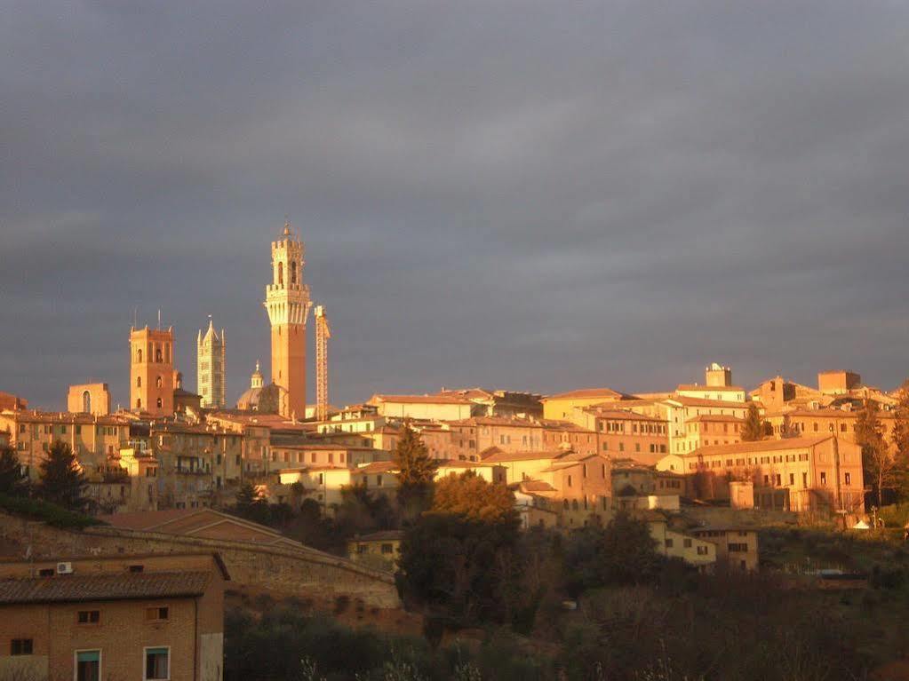 Hotel Il Giardino Siena Esterno foto